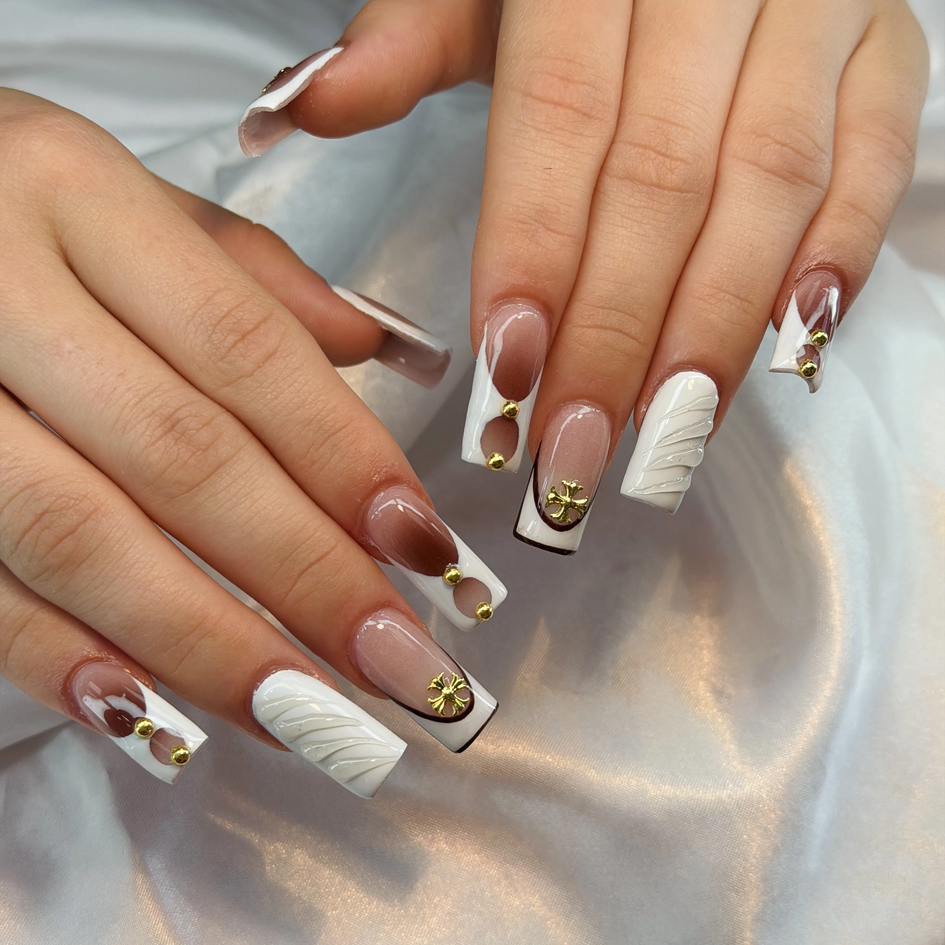 Classic French Nails: Why This Timeless Style Never Goes Out of Fashion